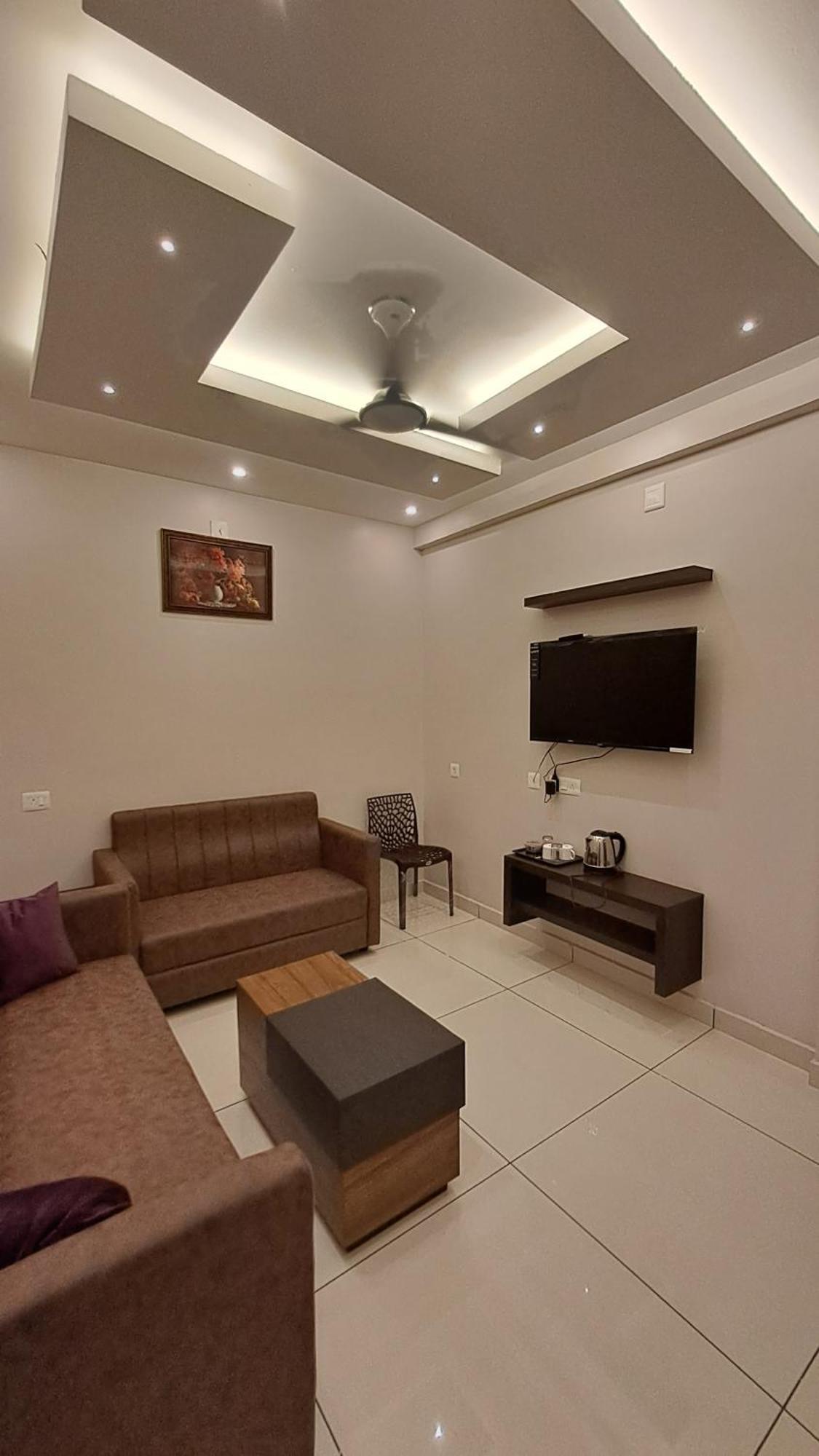 Aparthotel Capital Square Erattupetta Zewnętrze zdjęcie