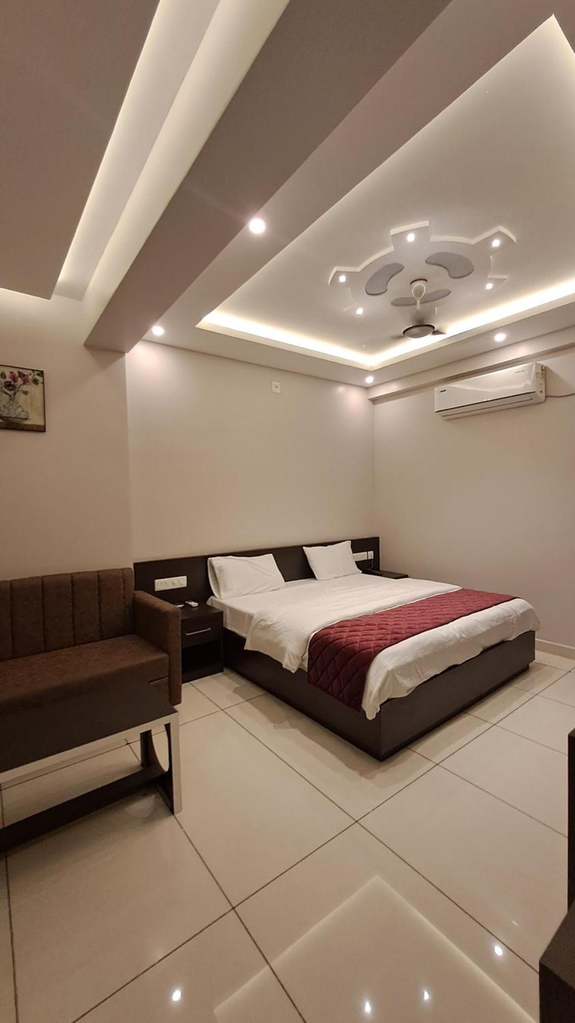 Aparthotel Capital Square Erattupetta Zewnętrze zdjęcie
